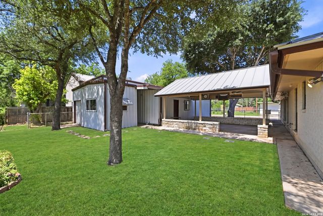 901 Gentilz, Castroville, TX 78009