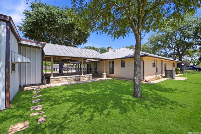901 Gentilz, Castroville, TX 78009