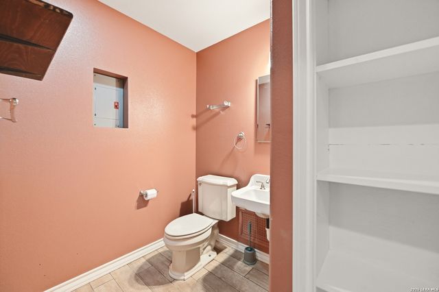 901 Gentilz, Castroville, TX 78009