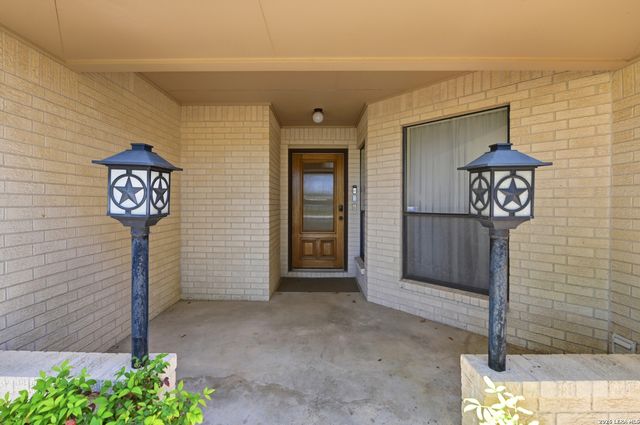 901 Gentilz, Castroville, TX 78009