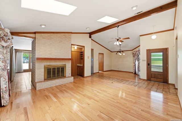 901 Gentilz, Castroville, TX 78009