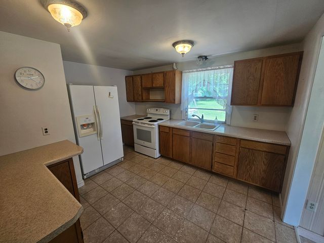 2439 S 13th Street, Niles, MI 49120