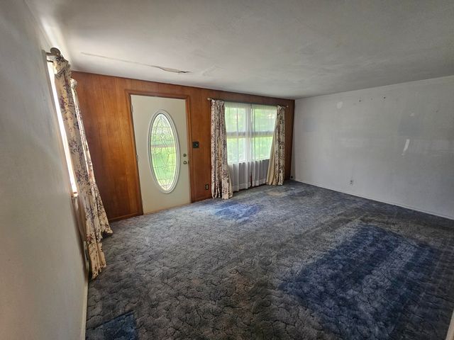 2439 S 13th Street, Niles, MI 49120