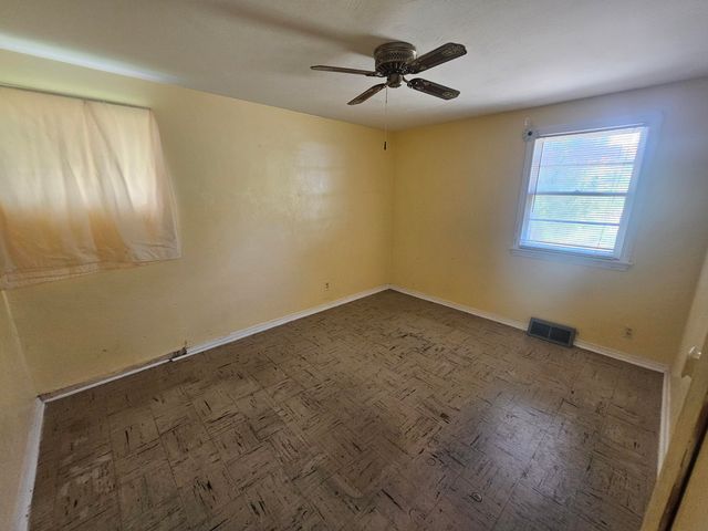 2439 S 13th Street, Niles, MI 49120