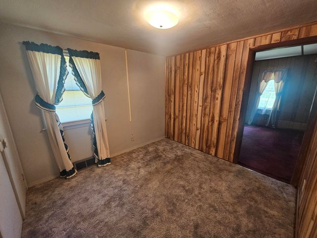 2439 S 13th Street, Niles, MI 49120
