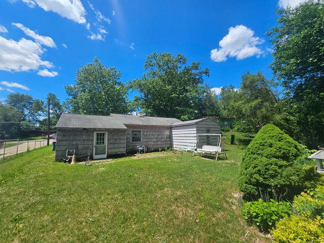 2439 S 13th Street, Niles, MI 49120