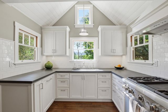 2072 Kirkland Ave, Napa, CA 94558