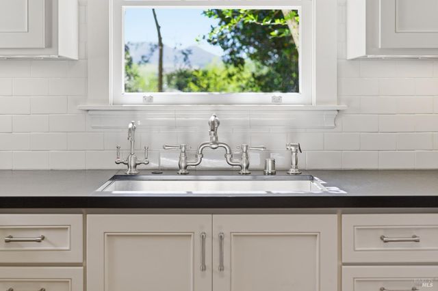 2072 Kirkland Ave, Napa, CA 94558