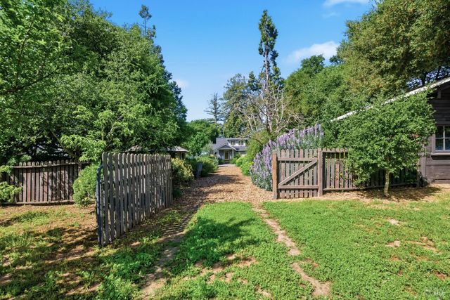 2072 Kirkland Ave, Napa, CA 94558