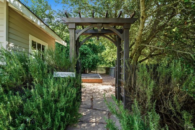 2072 Kirkland Ave, Napa, CA 94558