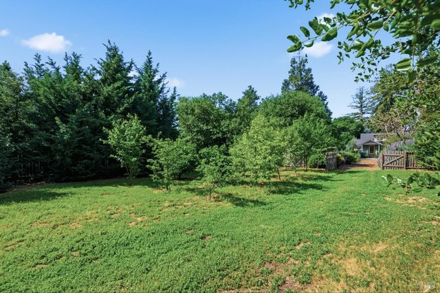 2072 Kirkland Ave, Napa, CA 94558