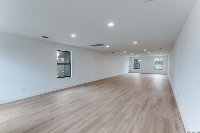 323 E Lambert, San Antonio, TX 78204