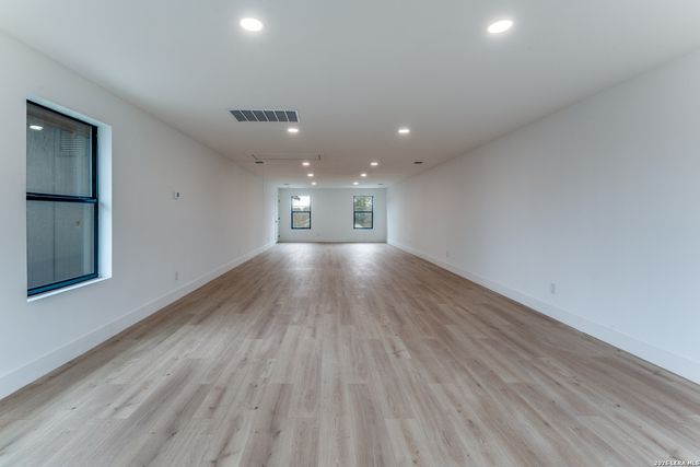 323 E Lambert, San Antonio, TX 78204