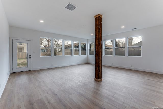 323 E Lambert, San Antonio, TX 78204