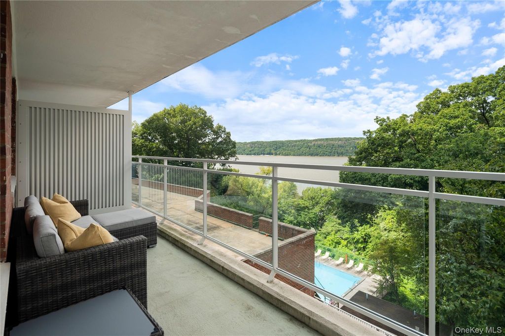 2575 Palisade Avenue 3J, Bronx, NY 10463 — exterior