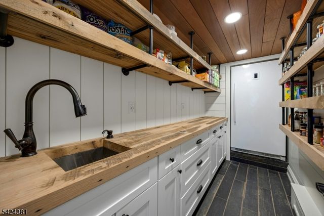 27 Omaha Rd, Wayne Twp., NJ 07470