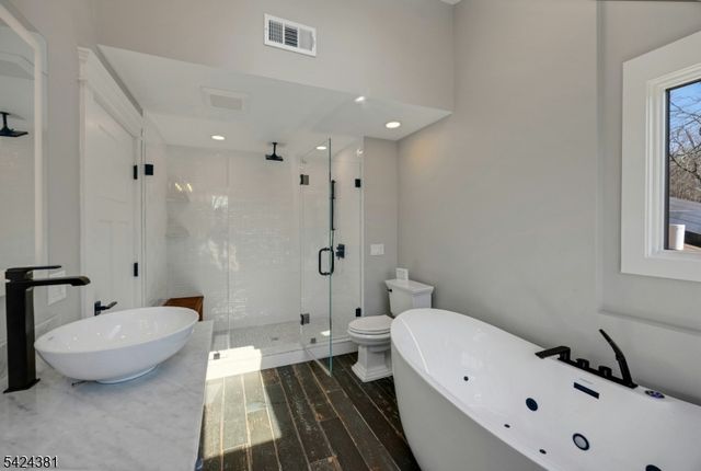 27 Omaha Rd, Wayne Twp., NJ 07470