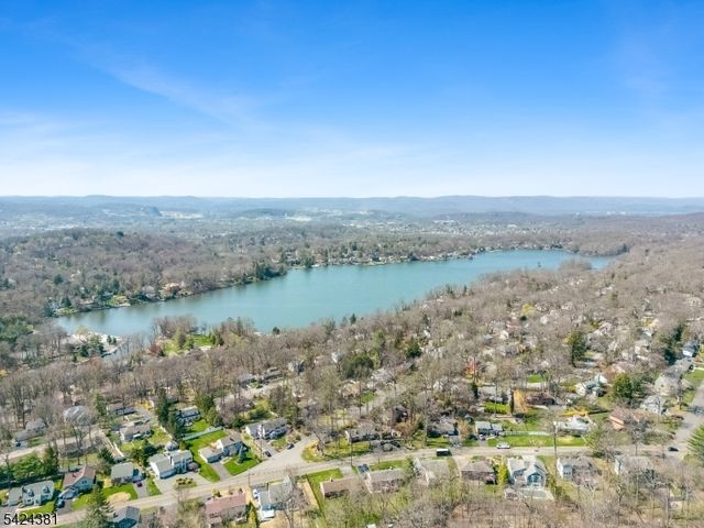 27 Omaha Rd, Wayne Twp., NJ 07470