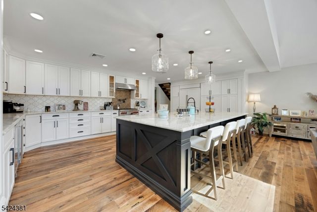 27 Omaha Rd, Wayne Twp., NJ 07470