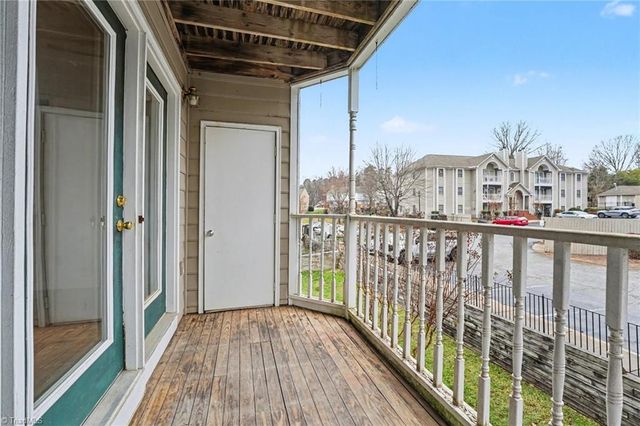 3701 Cotswold Terrace 5E, Greensboro, NC 27410