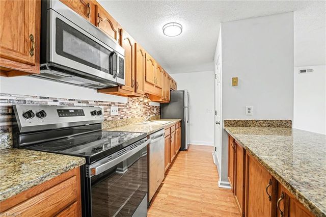 3701 Cotswold Terrace 5E, Greensboro, NC 27410