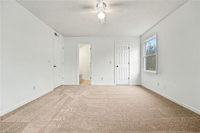 3701 Cotswold Terrace 5E, Greensboro, NC 27410