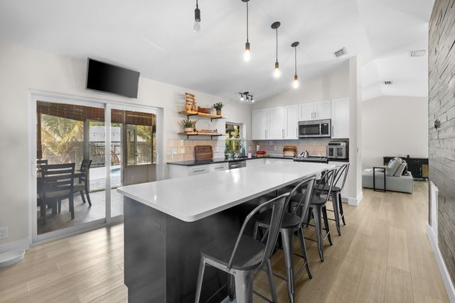 1127 NW 9th Street, Boynton Beach, FL 33426