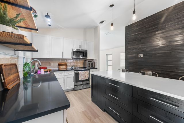 1127 NW 9th Street, Boynton Beach, FL 33426