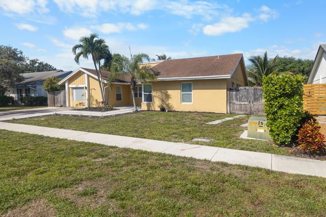 1127 NW 9th Street, Boynton Beach, FL 33426