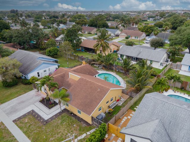 1127 NW 9th Street, Boynton Beach, FL 33426