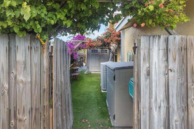 1127 NW 9th Street, Boynton Beach, FL 33426