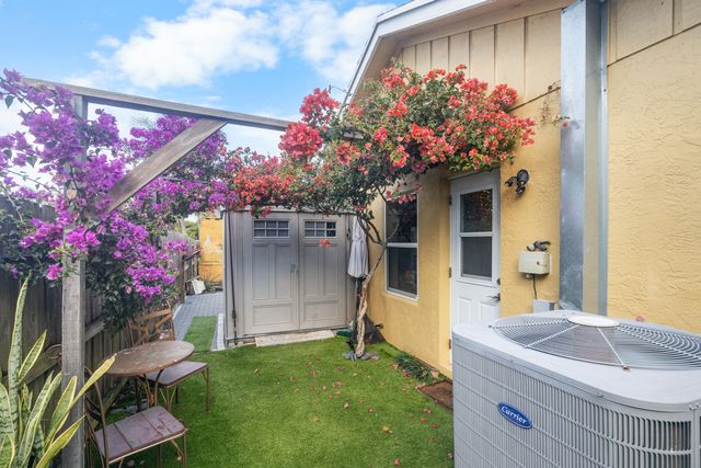 1127 NW 9th Street, Boynton Beach, FL 33426