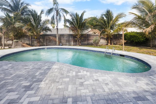 1127 NW 9th Street, Boynton Beach, FL 33426