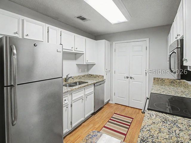 50 Pebble Beach Cv Apt L215, Bluffton, SC 29910