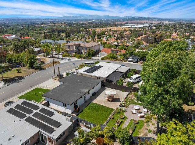 1789 Knapp Drive, Vista, CA 92084