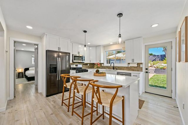 1789 Knapp Drive, Vista, CA 92084