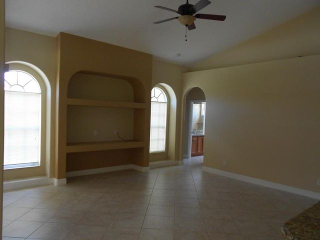 1221 SE Navajo Lane, Port St. Lucie, FL 34983
