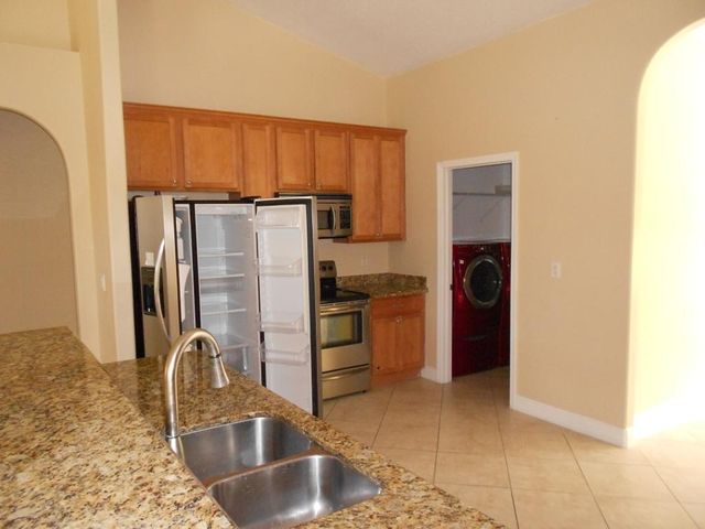 1221 SE Navajo Lane, Port St. Lucie, FL 34983