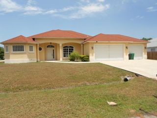 1221 SE Navajo Lane, Port St. Lucie, FL 34983