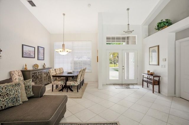 208 SW Fernleaf Trail, Port St Lucie, FL 34953