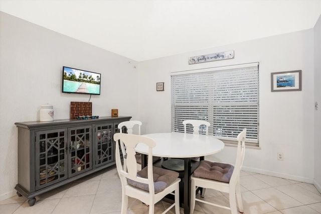 208 SW Fernleaf Trail, Port St Lucie, FL 34953