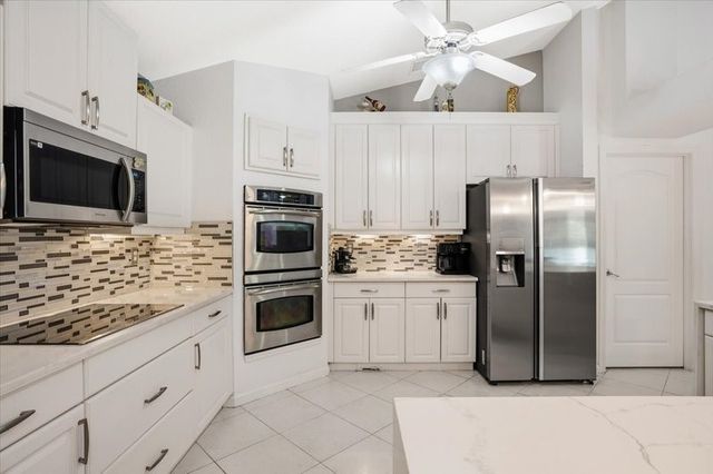 208 SW Fernleaf Trail, Port St Lucie, FL 34953