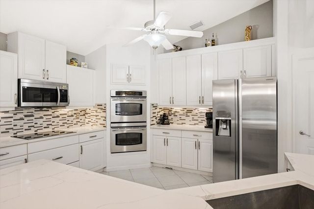 208 SW Fernleaf Trail, Port St Lucie, FL 34953