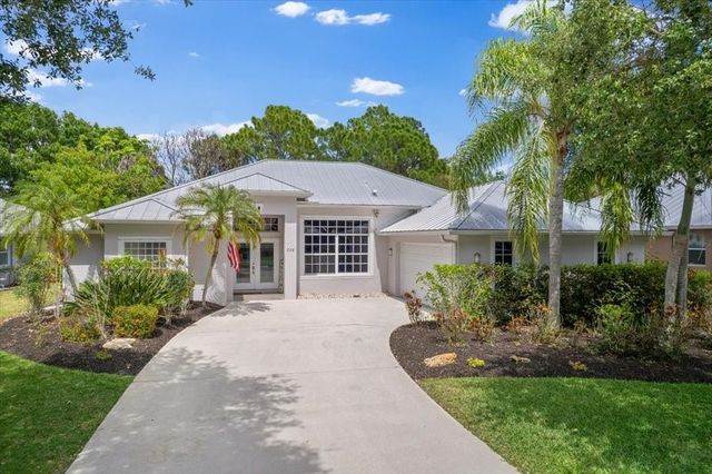 208 SW Fernleaf Trail, Port St Lucie, FL 34953