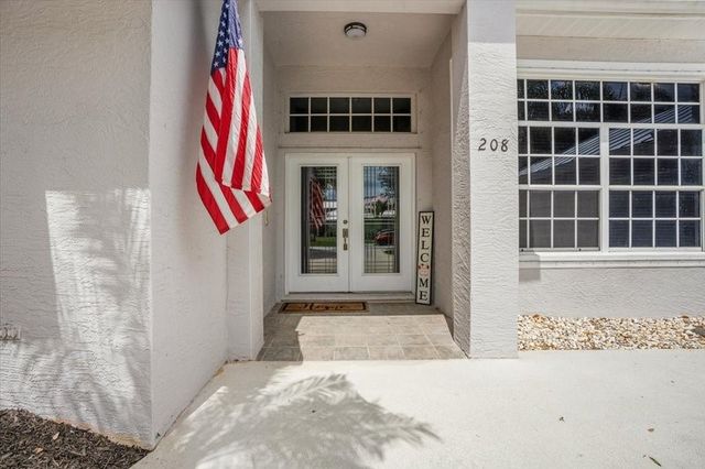 208 SW Fernleaf Trail, Port St Lucie, FL 34953