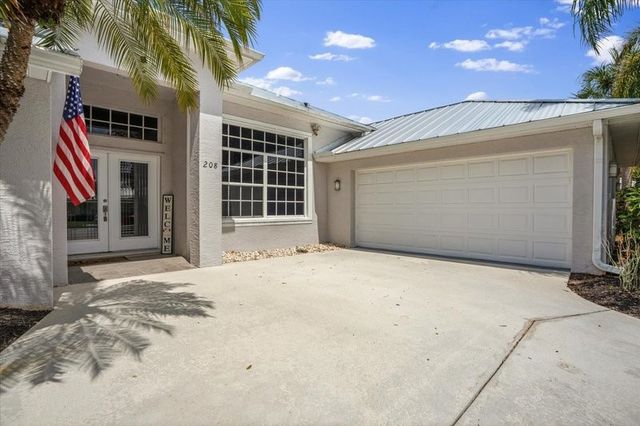 208 SW Fernleaf Trail, Port St Lucie, FL 34953