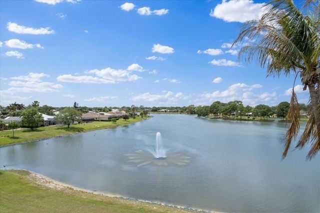 208 SW Fernleaf Trail, Port St Lucie, FL 34953