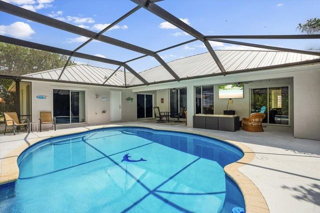 208 SW Fernleaf Trail, Port St Lucie, FL 34953