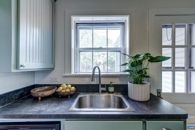 201 PARKWAY ST, Charlottesville, VA 22902