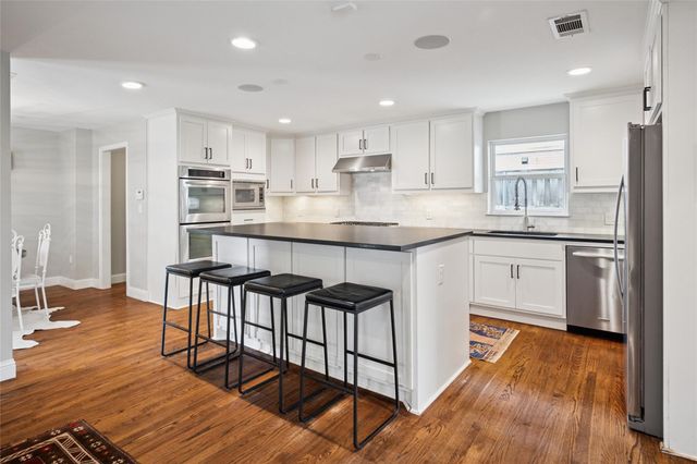 7406 Yamini Drive, Dallas, TX 75230